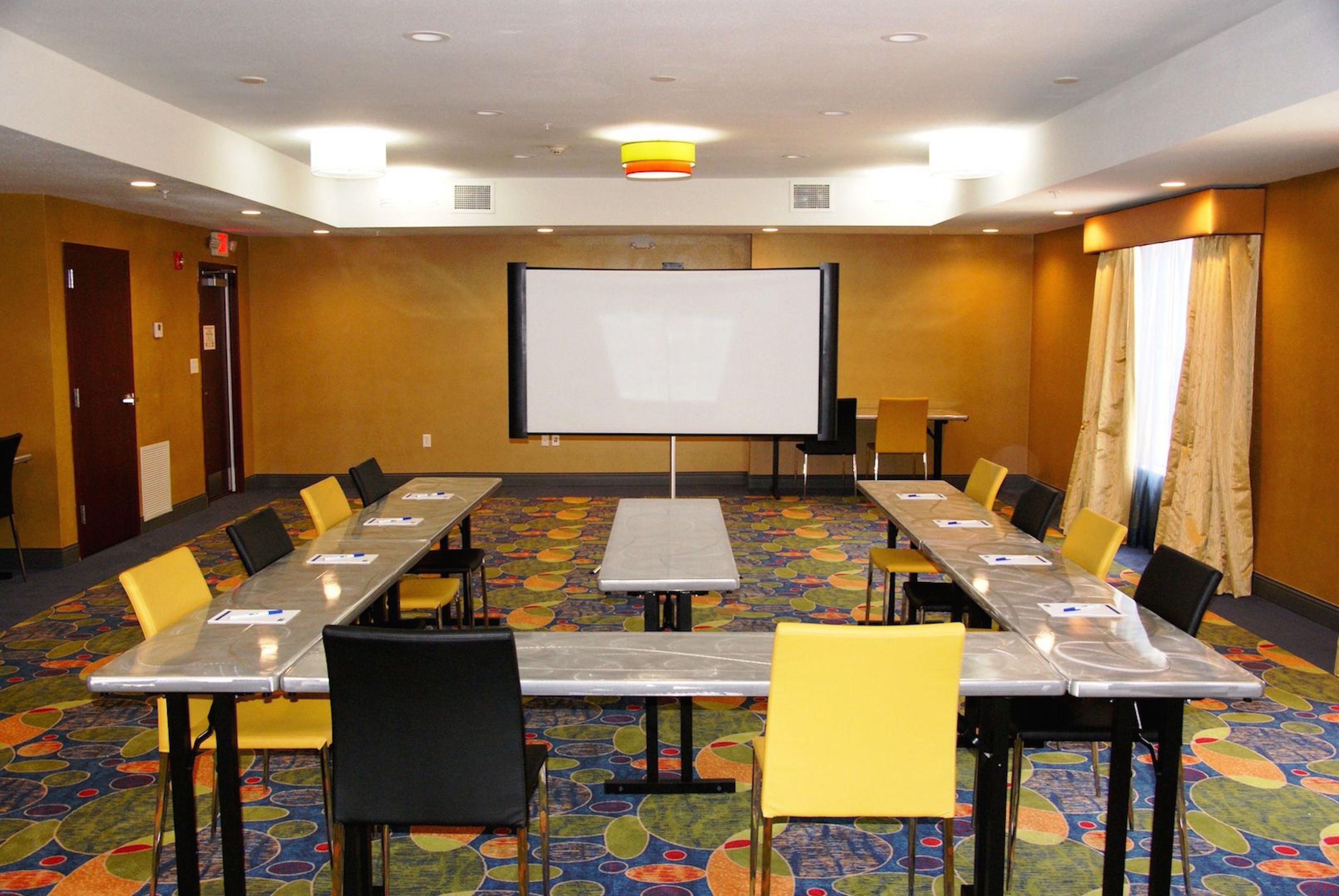 Woodson Terrace Holiday Inn Express & Suites St Louis Airport By Ihg מראה חיצוני תמונה