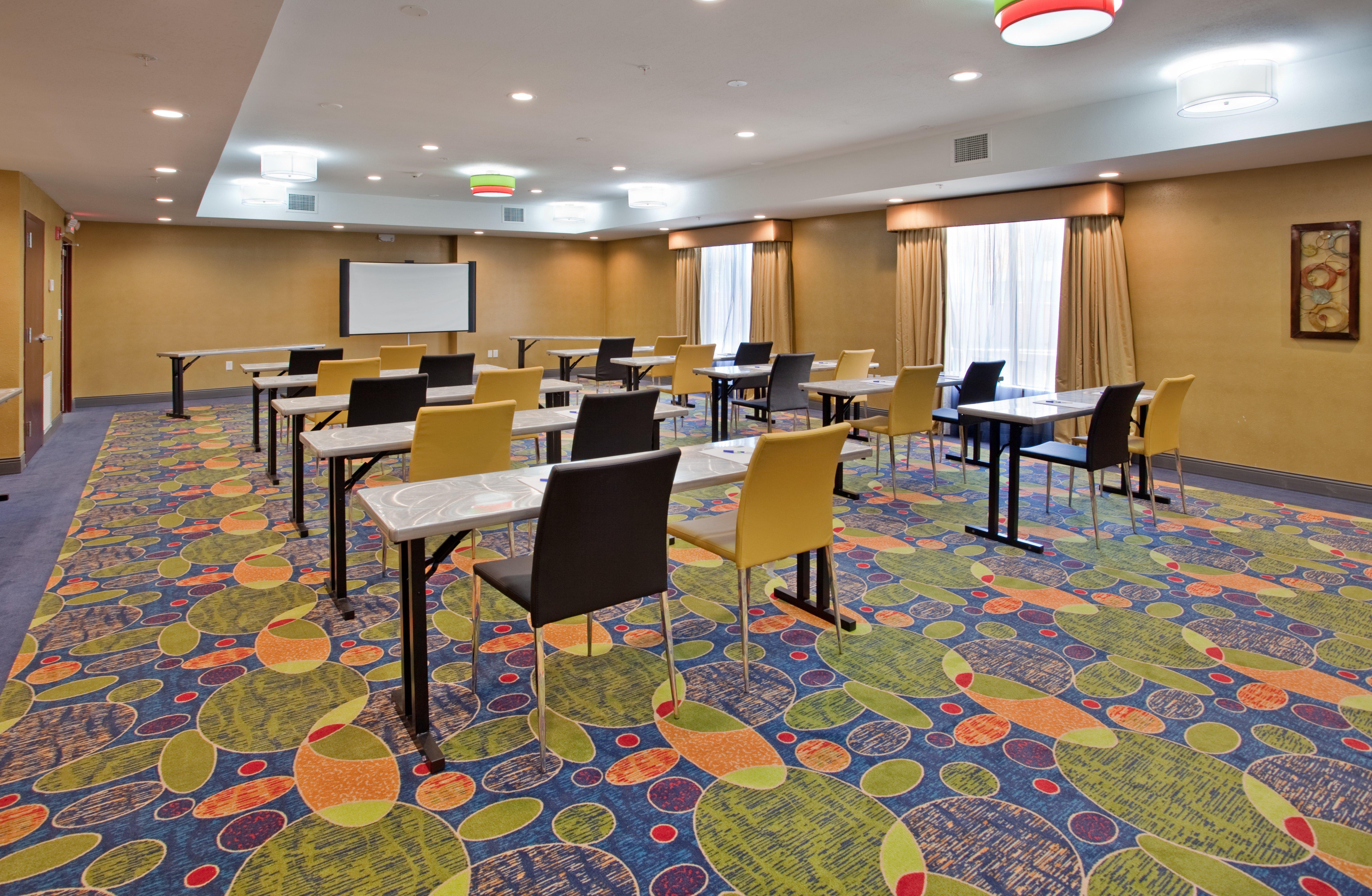 Woodson Terrace Holiday Inn Express & Suites St Louis Airport By Ihg מראה חיצוני תמונה