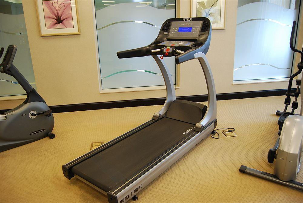 Woodson Terrace Holiday Inn Express & Suites St Louis Airport By Ihg מראה חיצוני תמונה