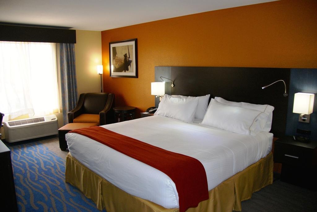 Woodson Terrace Holiday Inn Express & Suites St Louis Airport By Ihg חדר תמונה