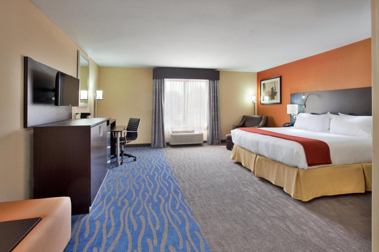 Woodson Terrace Holiday Inn Express & Suites St Louis Airport By Ihg מראה חיצוני תמונה